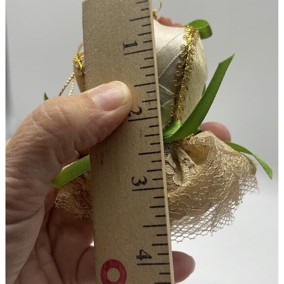 Katherine’s Collection Wayne Kleski Victorian Ornaments Velvet Lace Set Of 2 - Picture 6 of 7